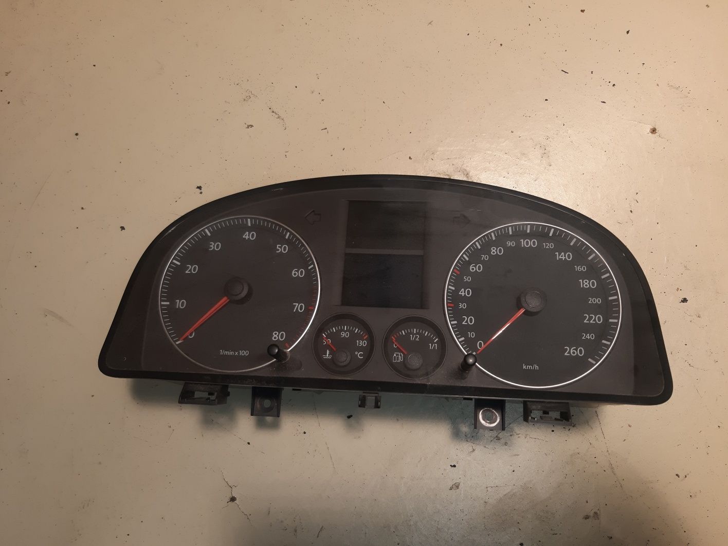 Volkswagen Caddy 3 07r. 2.0cng licznik prędkościomierz zegary