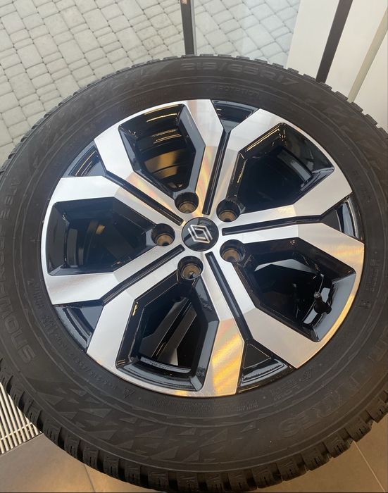 Зимова гума Nokian з дисками 215/65 R17