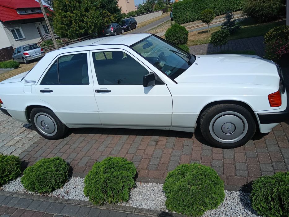 Śliczny Mercedes 190 D Dla Kolekcjonera 1 Właściciel 13 lat Garażowany