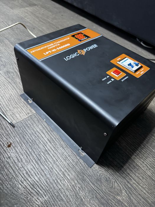 Стабилизатор напряжения  Logic Power 3,5 Квт