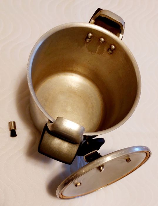 Panela pressão FLAMA 8L