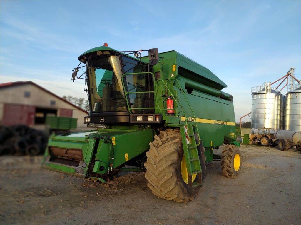 Kombajn John Deere 2256