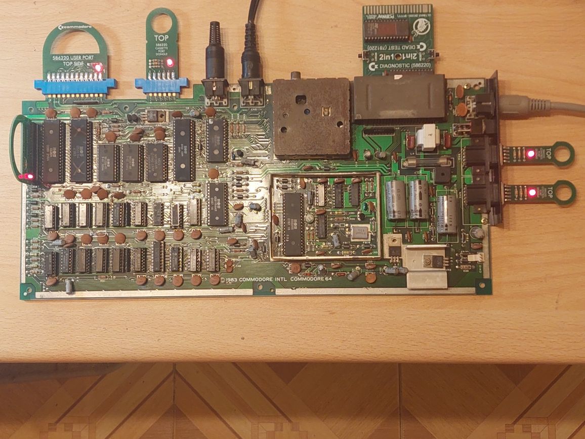 Для Commodore 64 диагностический картридж DEAD-TEST 781220 и 586220