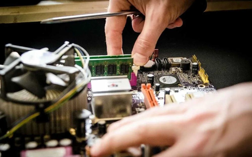 Ремонт комп'ютерів, ноутбуків, телевізорів, UPS Екофлоу. Комп Майстер