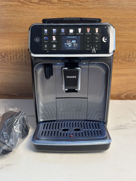 Кавомашина Philips 5500 series LatteGo з Гарантією !!!