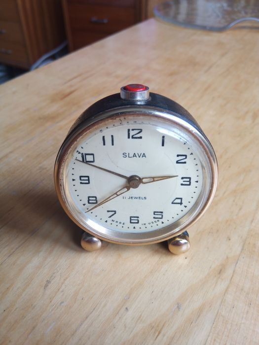 Budzik Slava, 11 jewels