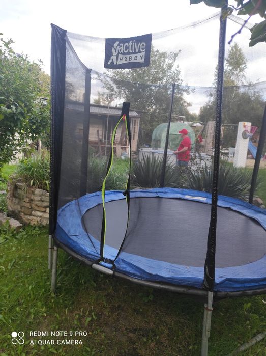 Trampolina ogrodowa 240cm