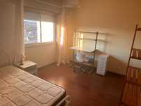 Arrenda quarto a estudante universitária-14m2- Damaia-Estação Comboio