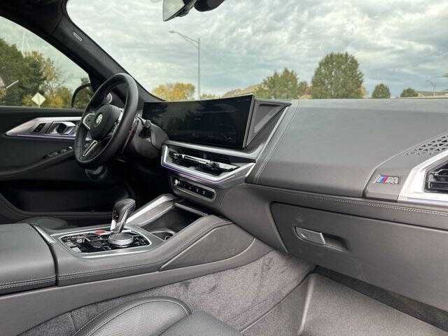 2024    BMW    XM