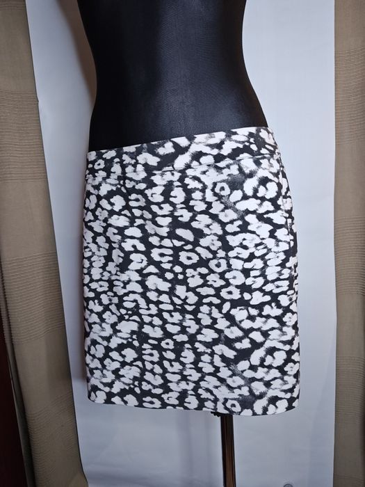 Marmurkowa spódnica mini w plamki - idealna do stylizacji casual /Boho