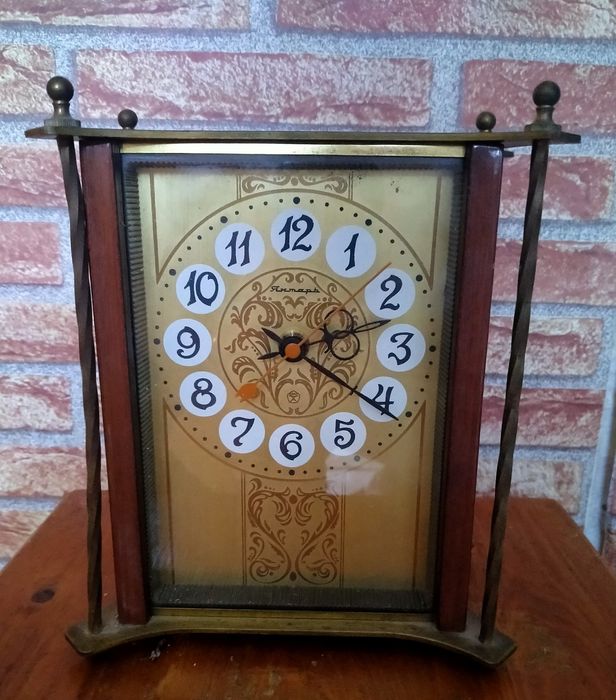 Годинники вінтажні для декору