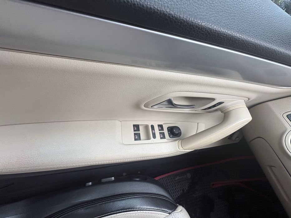VOLKSWAGEN CC 2011 год на полном боевом ходу
