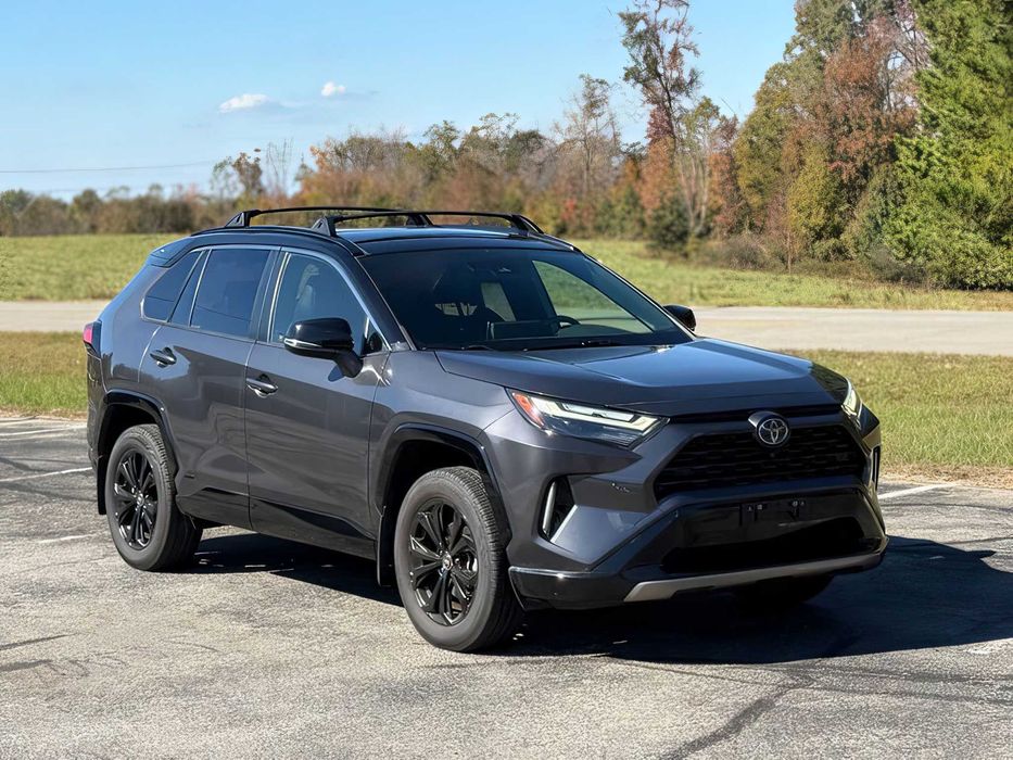 Toyota RAV4      2022