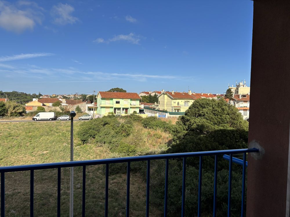 Apartamento T2 totalmente recuperado em Casais de Mem-Martins