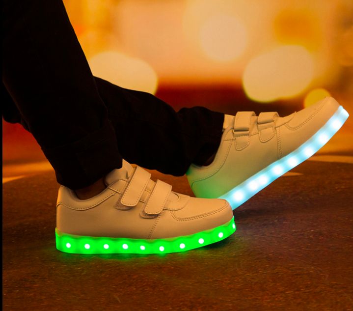 SWIECACE BUTY LED białe na rzepy dla dzieci za pobraniem r 21 22 7kol