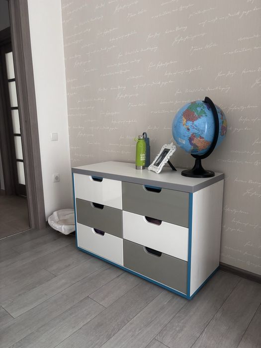 Комод шухляди з самодотягуванням