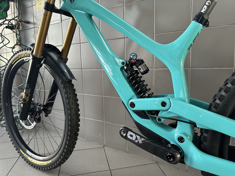 Rower zjazdowy DH YT Tues Core 4 2023 Large 29 bardzo zadbany
