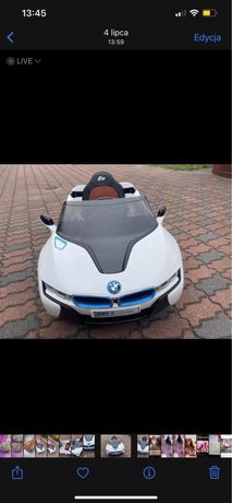 Samochod elektryczny BMW i8 sterowany z kokpitu lub pilota.