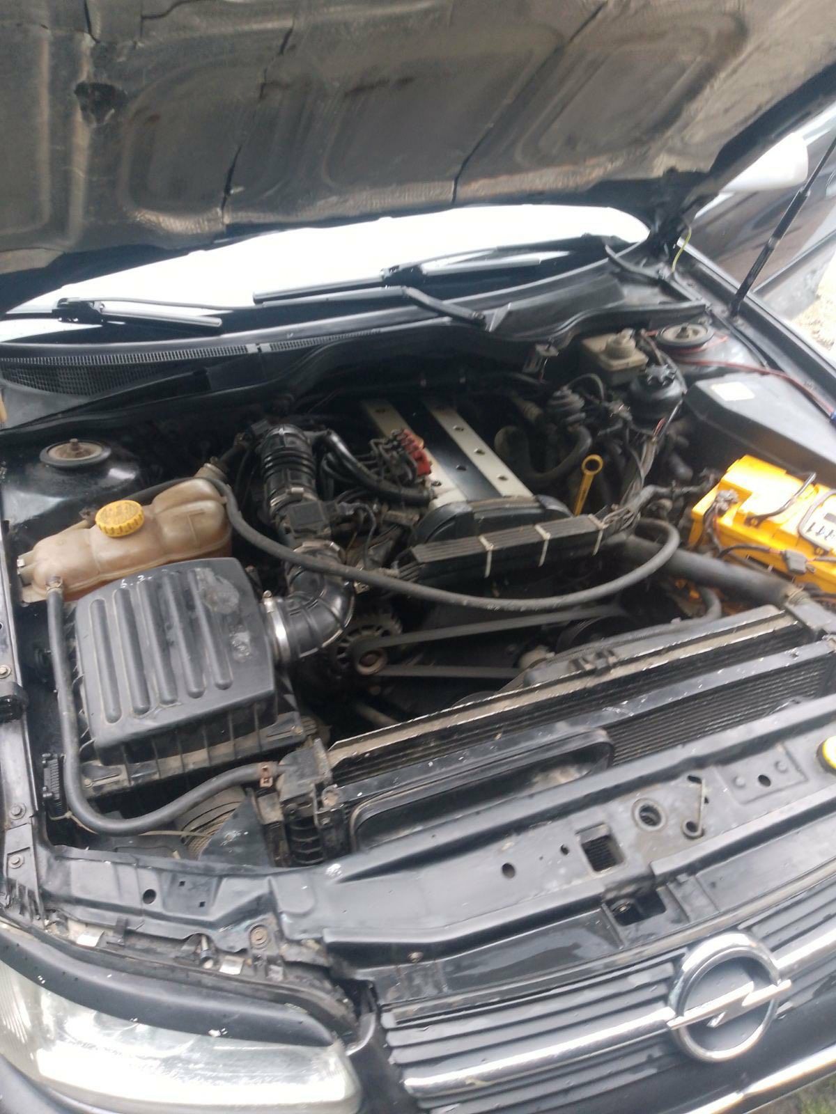 Продам власне авто Opel Omega B 2.0 з газом