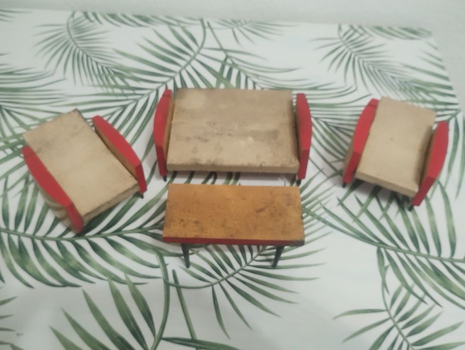 Mebelki dla lalki z PRL do renowacji