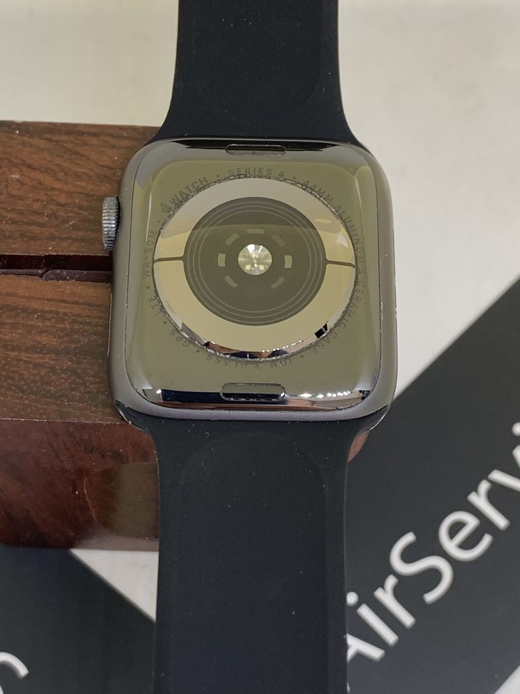 Оригінальні Apple Watch Series 4 44 mm space gray