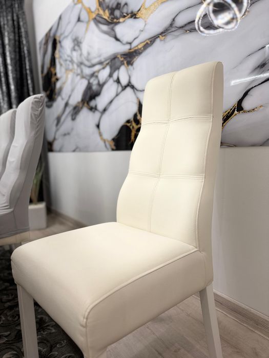 8 krzeseł do jadalni + pokrowce gratis