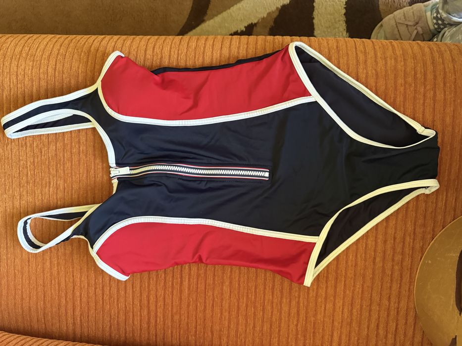 Купальник Tommy Hilfiger новый оригинал р.М