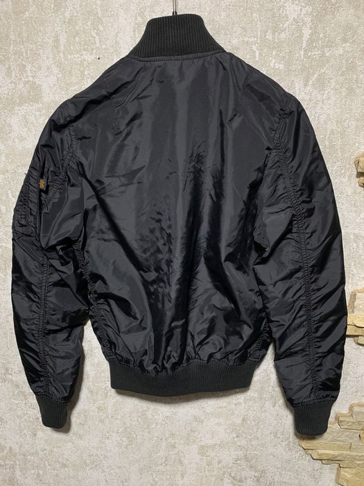 Жіноча куртка бомбер нейлон Alpha industries