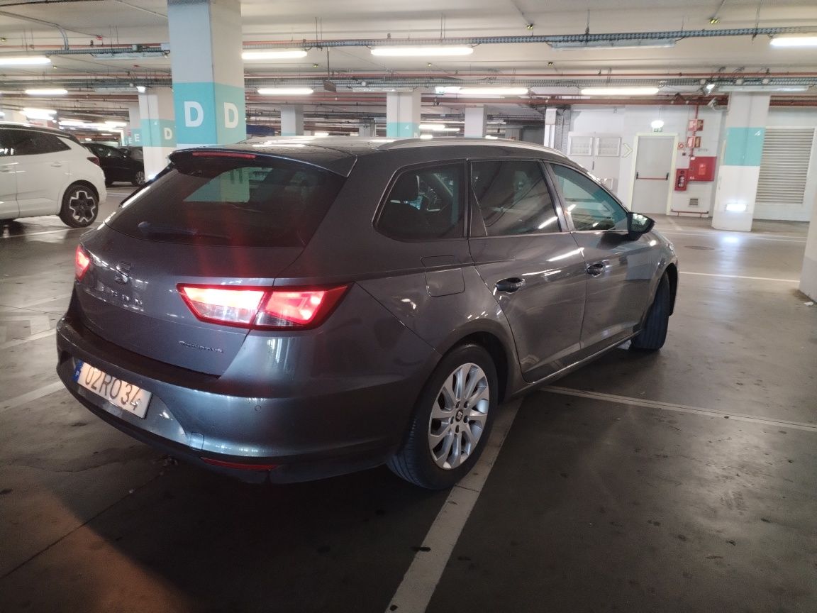 SEAT Leon de 2016 com 110 CV impecável