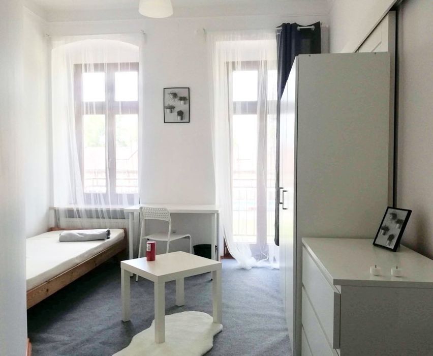 Pokój jednoosobowy z balkonem - ul. Kręta 24