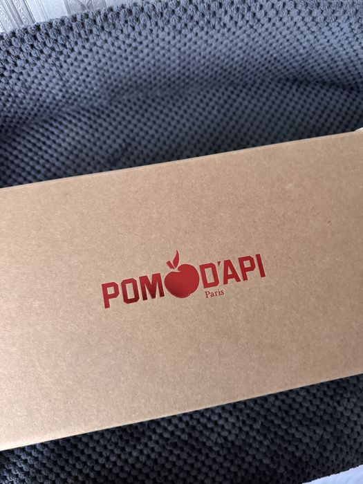 Сандалі нові шкіряні Pom d’api 36.