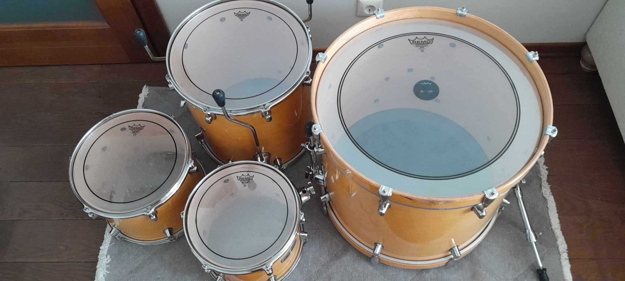 Кленова ударна установка Mapex PRO M 22/16/13/12 All Maple Shell, Remo