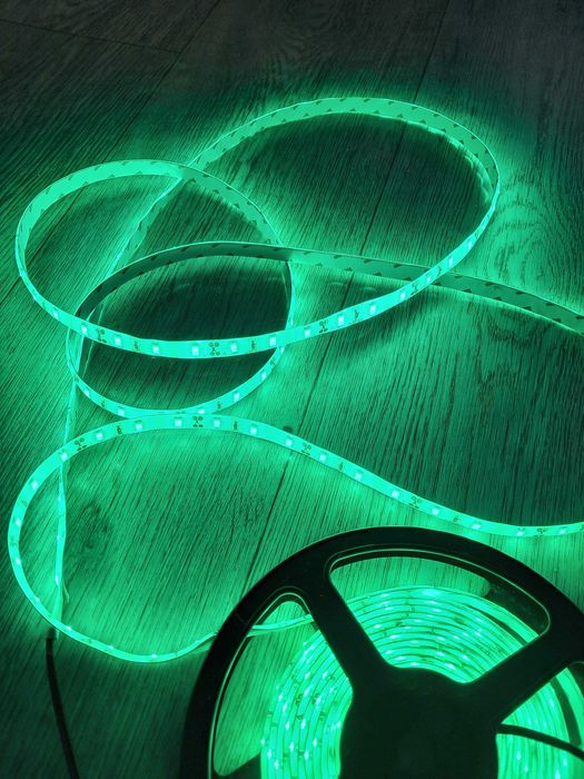 Светодиодная лента зелёного свечения 5730 60 шт/м в силиконе 5 метров