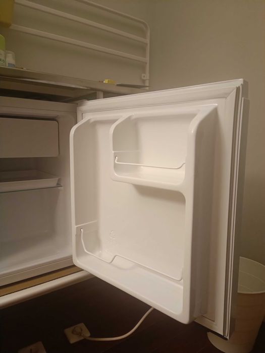 Frigorífico Mini Bar Kunft KMB9119 WH (45L) – Branco, como novo
