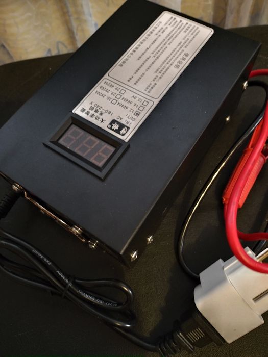 Зарядний пристрій для літій-іонних акумуляторів 12.6 v.40A