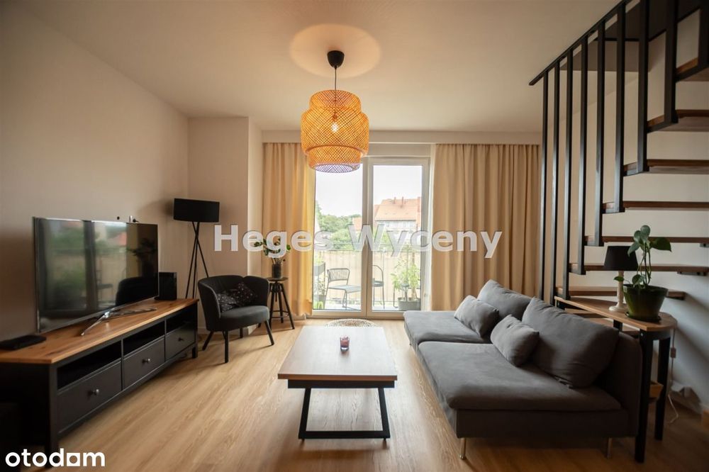 Dwupoziomowe mieszkanie z balkonem, pięknie wykończone