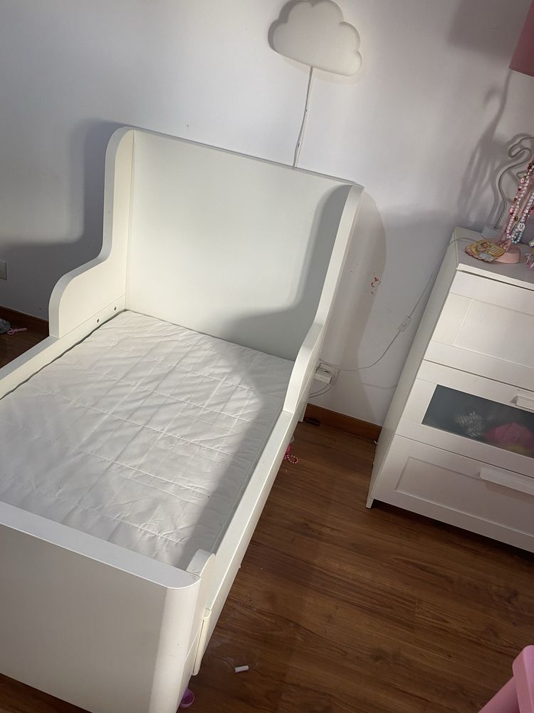 Cama Ikea de Criança com colachão