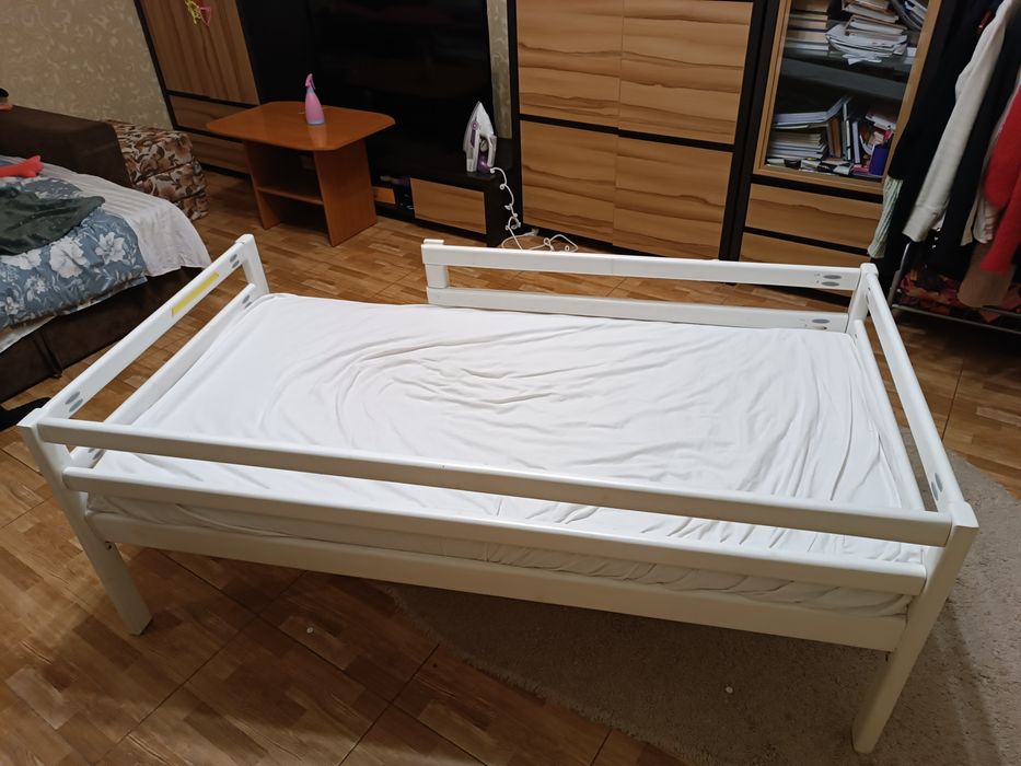 Продам дитяче ліжко б/у