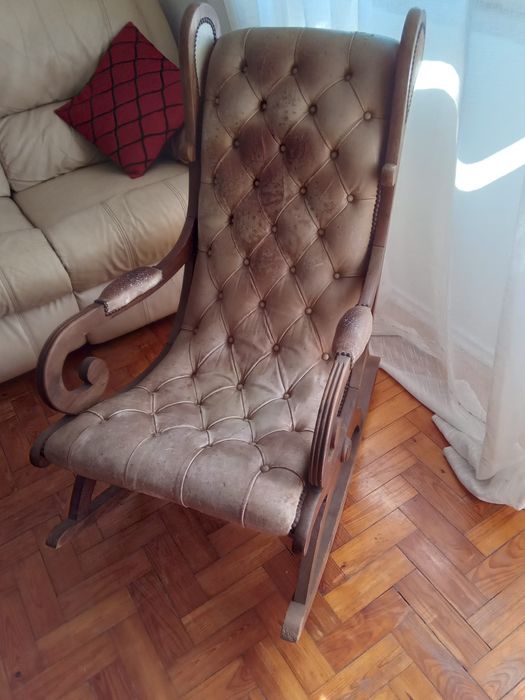 Cadeira de balanço com candeeiro