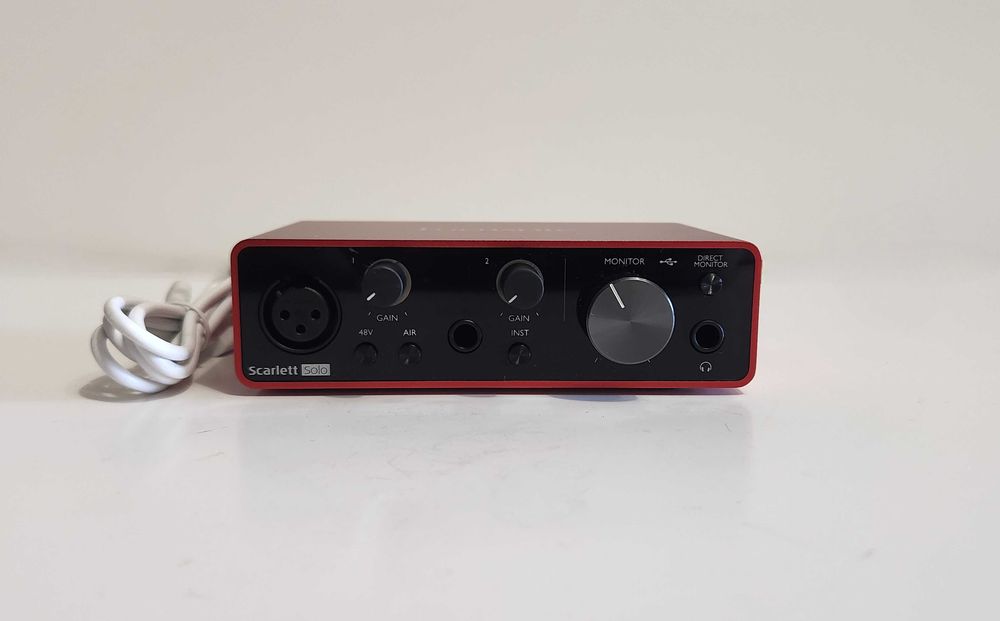 Аудіоінтерфейс / Звукова карта Focusrite Scarlett Solo 3rd gen