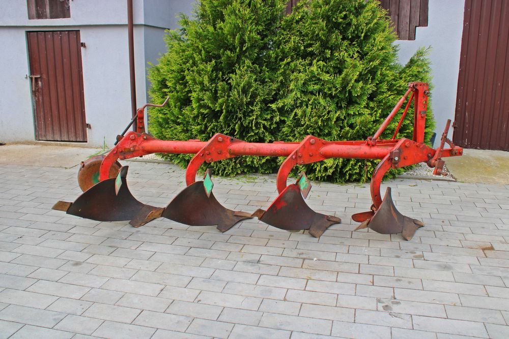 Pług zagonowy 4 skibowy KVERNELAND pług jednobelkowy Transport