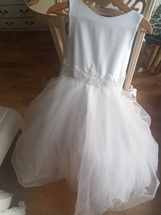 Delikatna sukienka komunijna