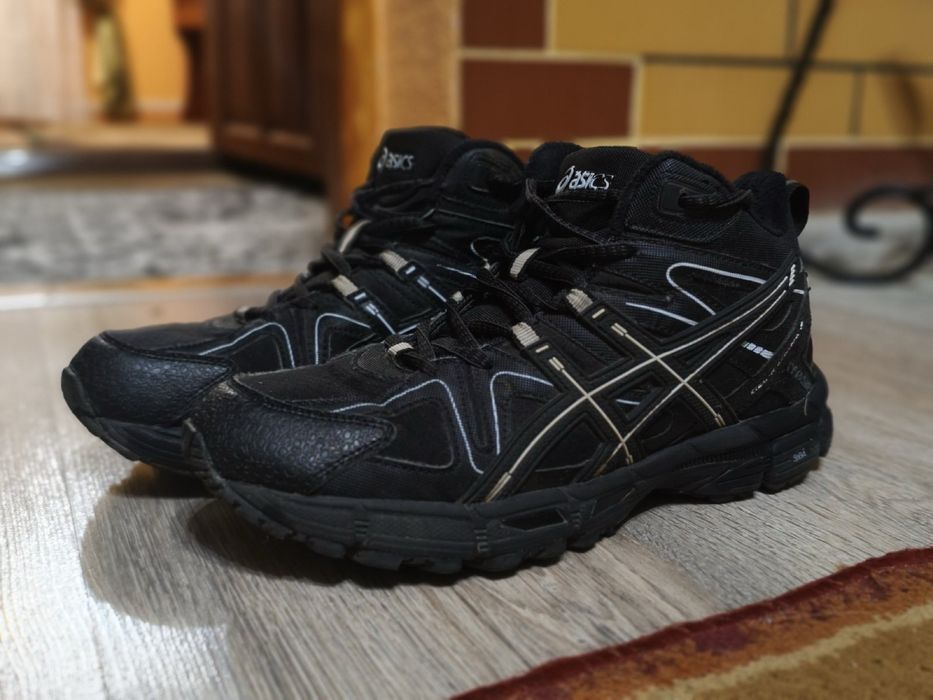Кросівки зимові Asics 41 розмір.