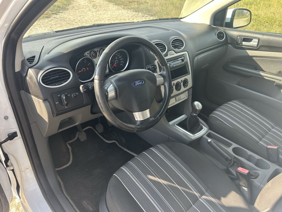 Ford focus 1.6 2010r
