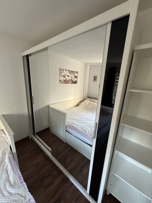 Szafa dwudrzwiowa przesówna dwa lustra