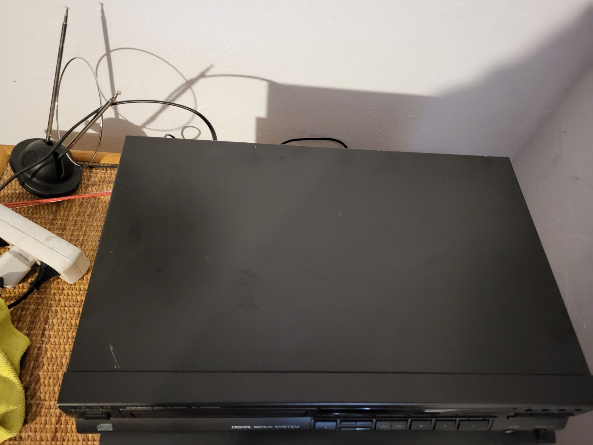 Odtwarzacz CD technics sl-PG 460A