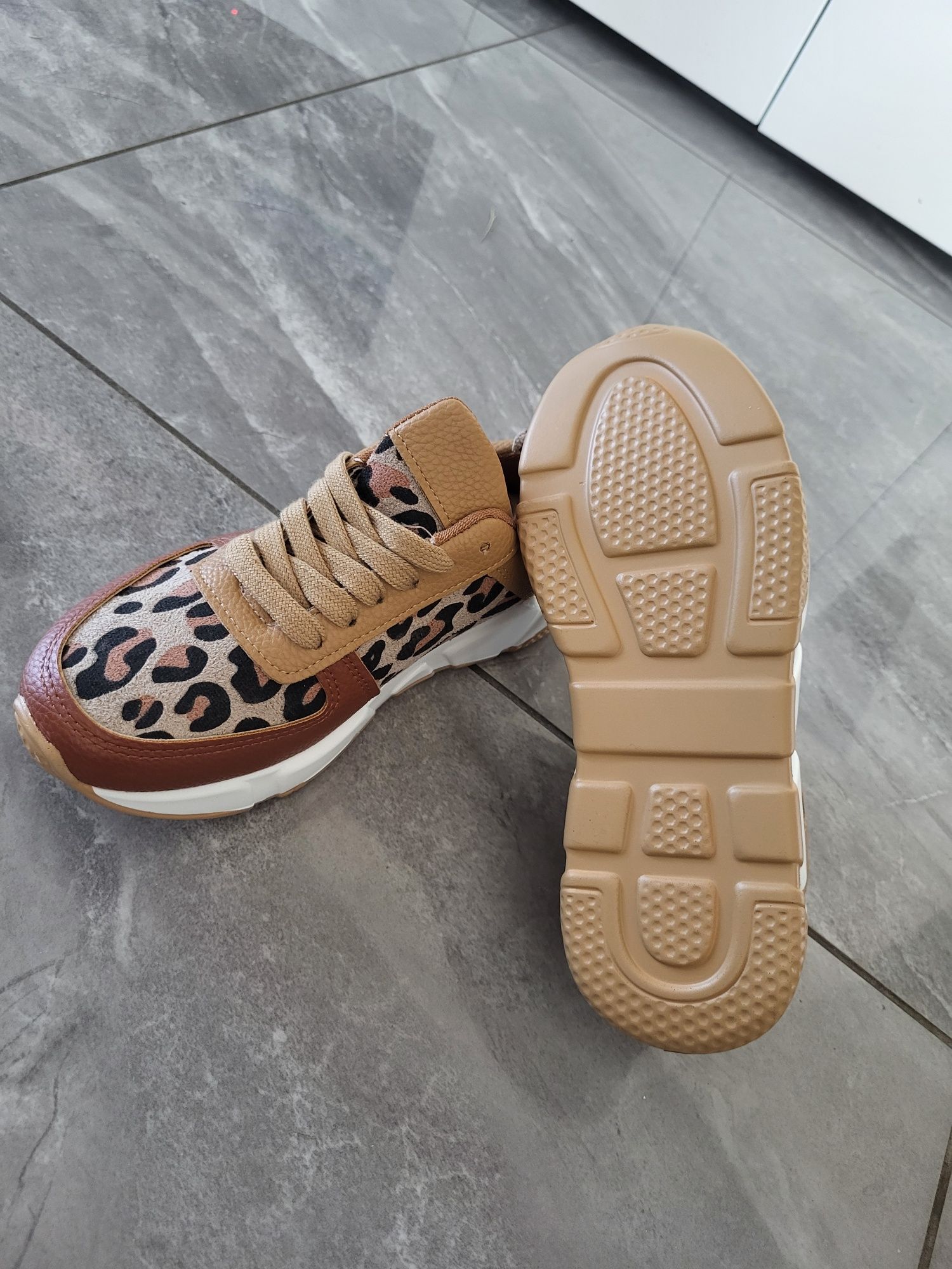 Nowe Adidasy roz. 37