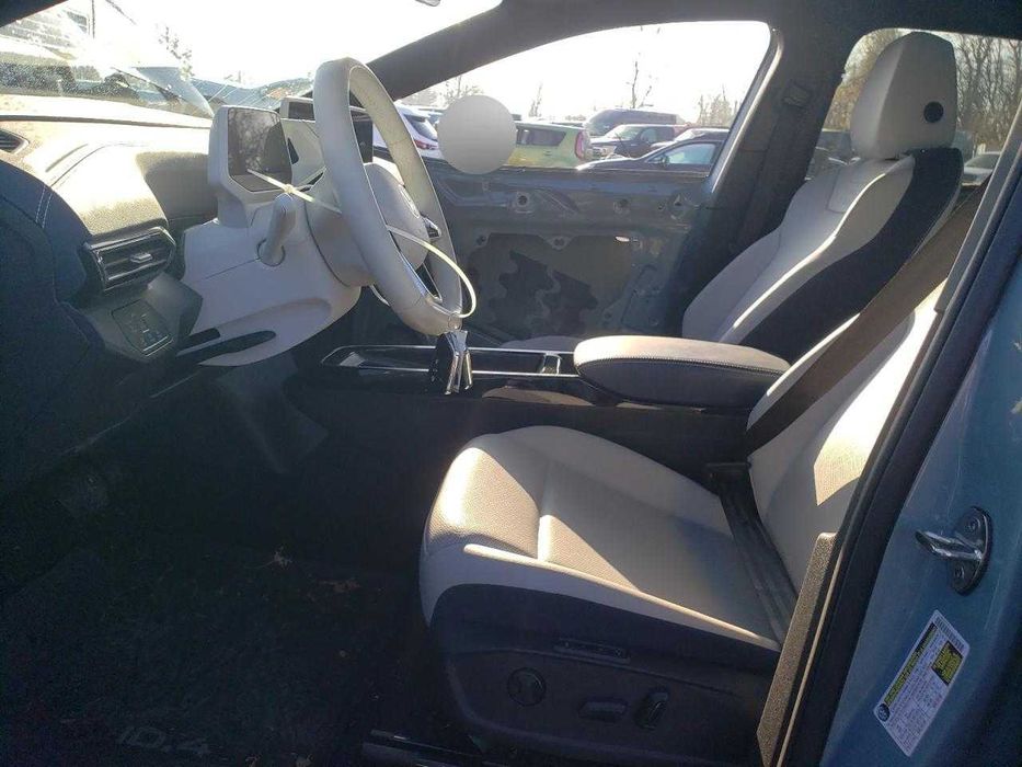 2023 VOLKSWAGEN id.4 pro plus в дорозі