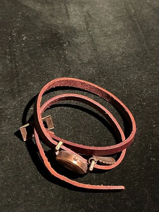 Zegarek a la vintage drobny brązowy podróżnik