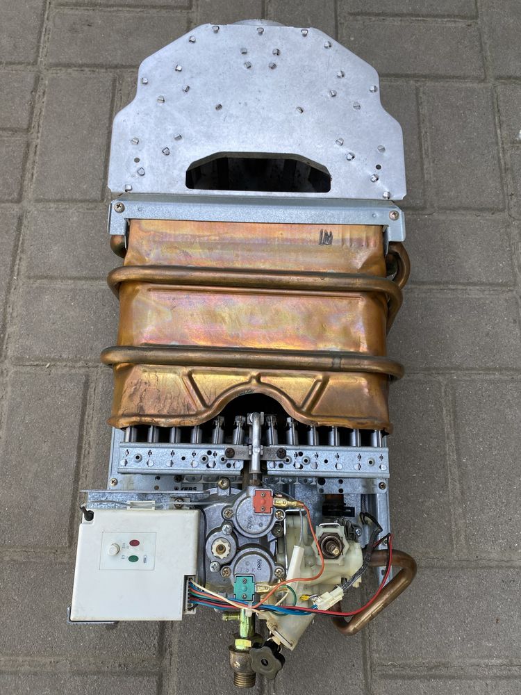Газові колонки Junkers Bosch WR10, WR13, W10,11. З модуляцією і без